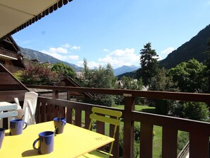 Outdoor dining - Mountain Area Studio for 4 in Chantemerle, Serre-Chevalier (Saint-Chaffrey)