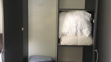 1 bedroom, iron/ironing board, internet, bed sheets