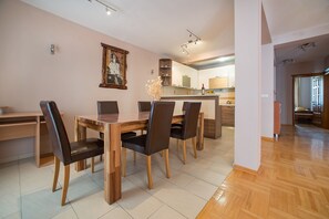 Grand Apartment, 2 Bedrooms, Terrace | In-room dining - Hotel Boris (Budva)