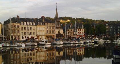 The Pigeonnier de la laterne, charming guesthouse, situated in the Normandie