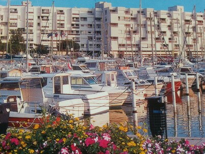 Carnon Centre. Very nice apartment 50 m2 +terrace 25m2, sea and garden view