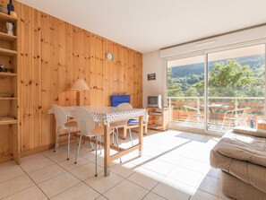 Interior - Lovely 2-room apartment near shops, cable car, balcony, ski locker (Briançon)