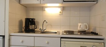 Cozy Studio for 4 in La Salle-les-Alpes, near Ski Lifts and Amenities