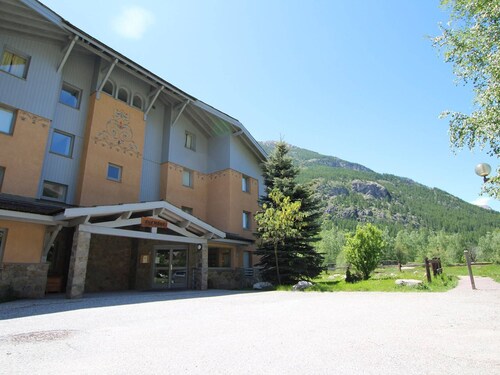Cozy Studio for 4 in La Salle-les-Alpes, near Ski Lifts and Amenities