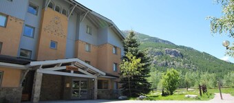 Cozy Studio for 4 in La Salle-les-Alpes, near Ski Lifts and Amenities