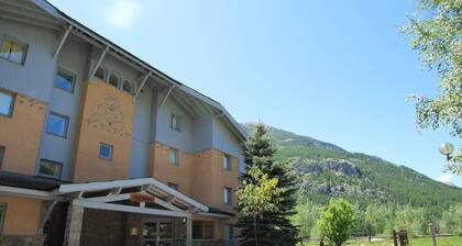 Cozy Studio for 4 in La Salle-les-Alpes, near Ski Lifts and Amenities