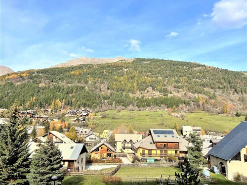 Cozy Studio with Mountain Corner - 4 Sleeps, Near Slopes & Shops, La Salle Les Alpes
