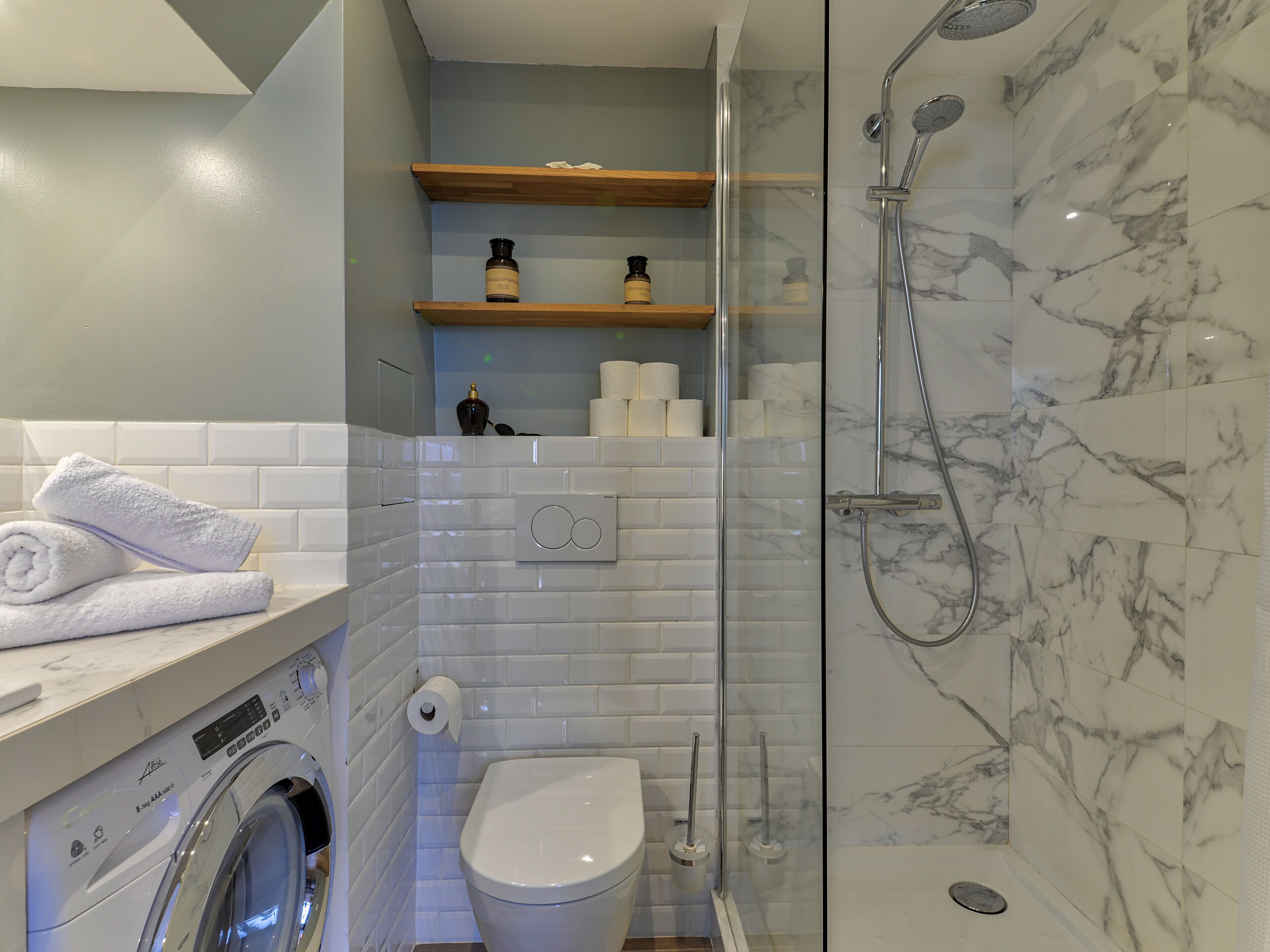 Shower, free toiletries, hair dryer, towels