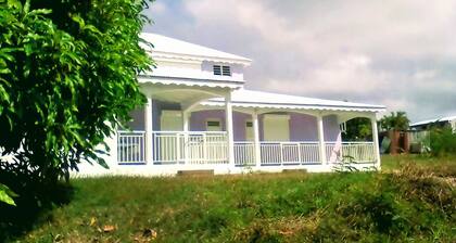 Studio spacieux et calme