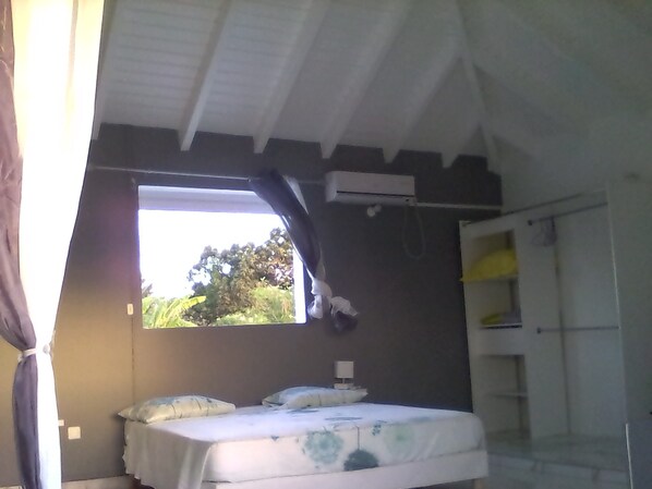 1 habitación, tabla de planchar con plancha, wifi y ropa de cama 