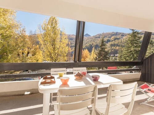 Cozy 6-Person Apartment with Mountain View and Balcony in Serre-Chevalier