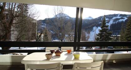 Appartement cosy pour 6 à Chantemerle, Serre-Chevalier. Balcon, parking, casier à ski, 2 étoiles.