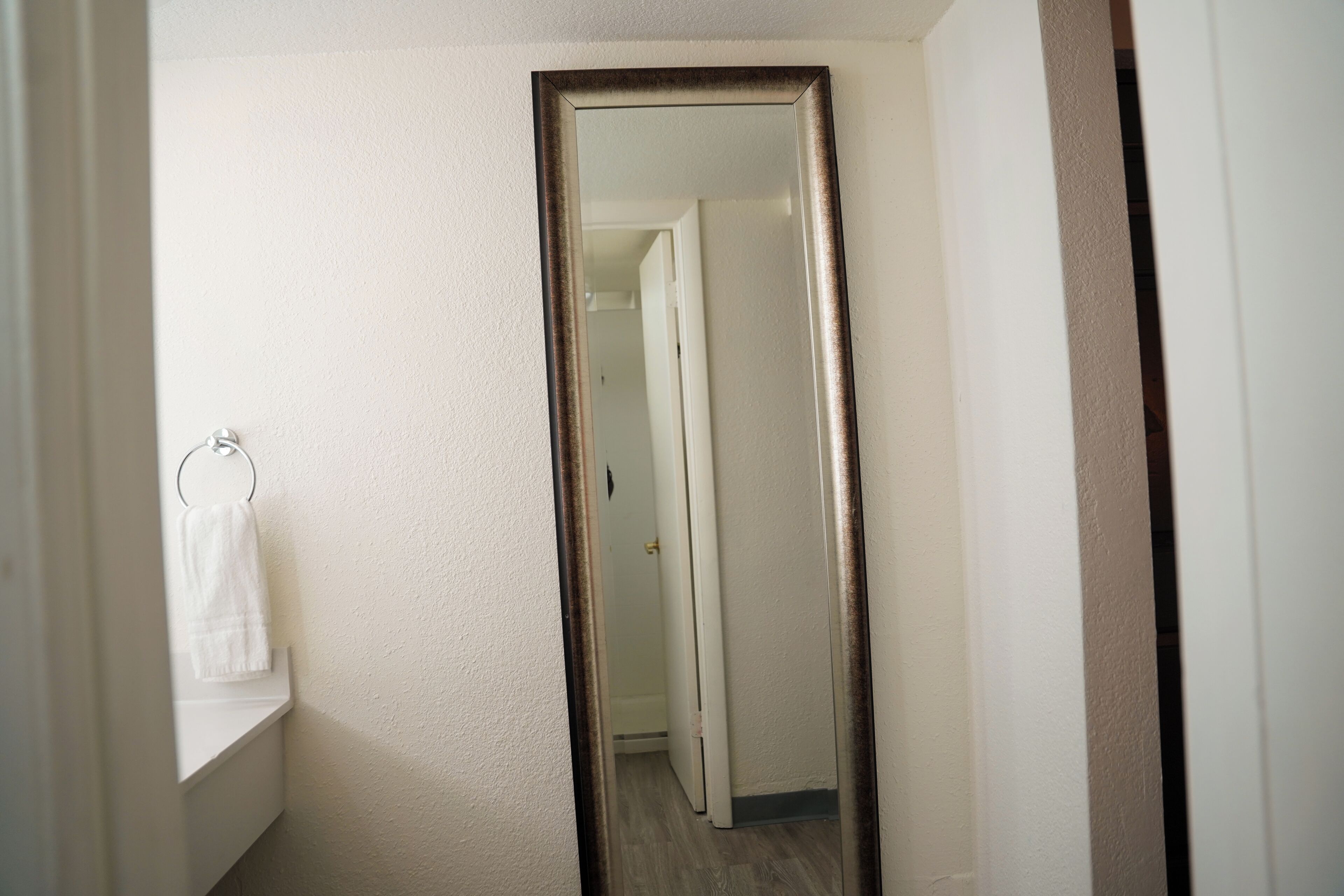 Rainfall showerhead, free toiletries, hair dryer, towels