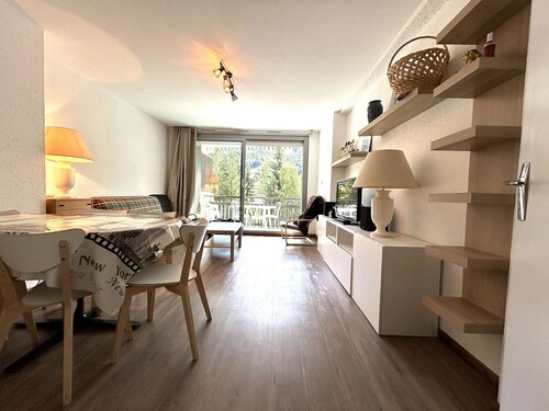 Cozy 1BR Apt with Mountain Views, Near Fréjus Gondola, Sleeps 6