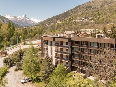 Charming 6-Person Apartment - 2 Bedrooms, Balcony, WiFi - Serre Chevalier, Chantemerle