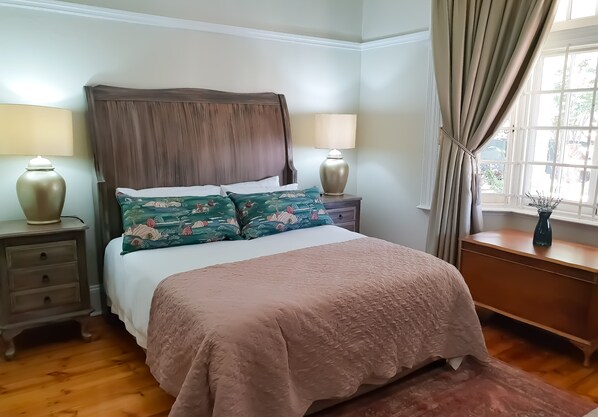 Family Unit (5) | Cocina compartida | Refrigerador y cafetera y tetera 