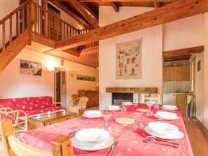 Dining - Spacious Chalet for 8 with Fireplace and Mountain Views, Saint-Chaffrey, Serre-Chevalier (Saint-Chaffrey)