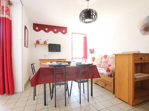 Dining - 2-Room Apt 4-6 People Briançon Near Slopes, Balcony, TV, Equipped Kitchen, Pets Allowed (Briançon)