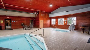 Indoor spa tub