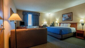 Deluxe Room | Laptop workspace, blackout drapes, iron/ironing board, free WiFi