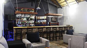 Bar (trong khuôn viên)