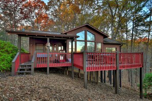 Exterior - Cozy Romantic Cabin with Beautiful View! Hot Tub! Near Downtown! As Low As 105! (Blue Ridge)