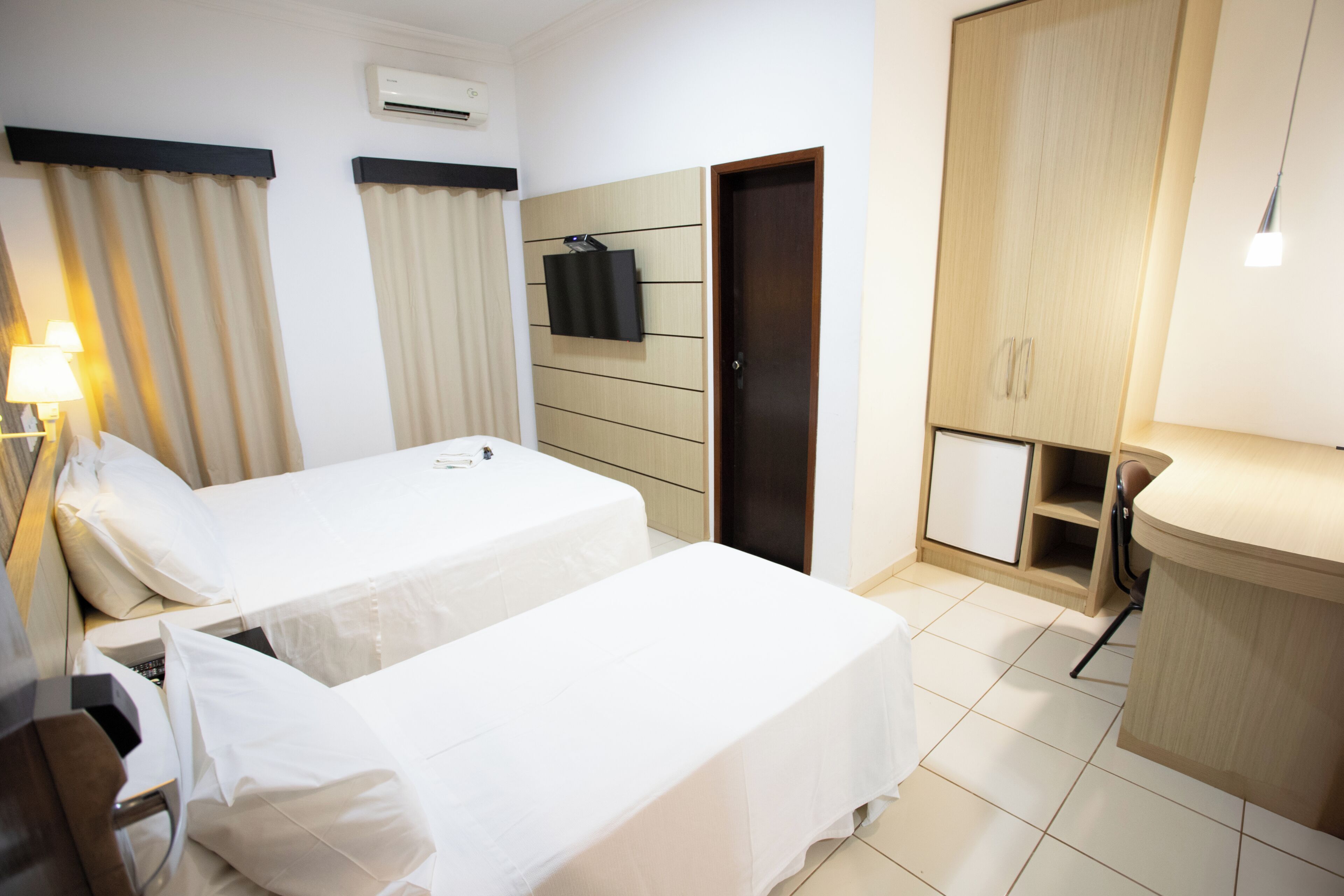 Deluxe Triple Room | Minibar, desk, free WiFi, wheelchair access