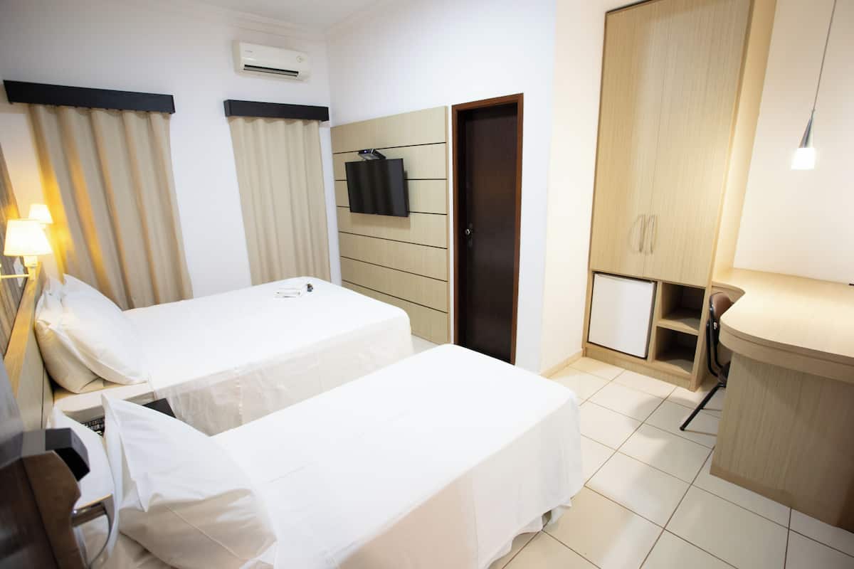 Deluxe Triple Room | Minibar, desk, free WiFi, wheelchair access