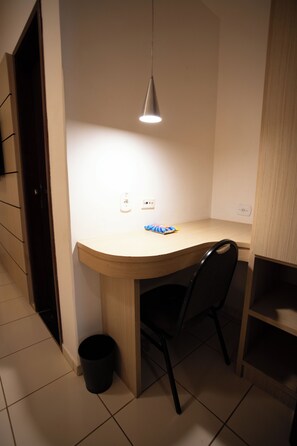 Deluxe Quadruple Room | Minibar, desk, free WiFi, wheelchair access - Ellus Hotel (Dourados)