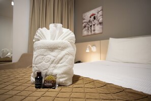 Executive Double Room | 1 bedroom, minibar, desk, free WiFi