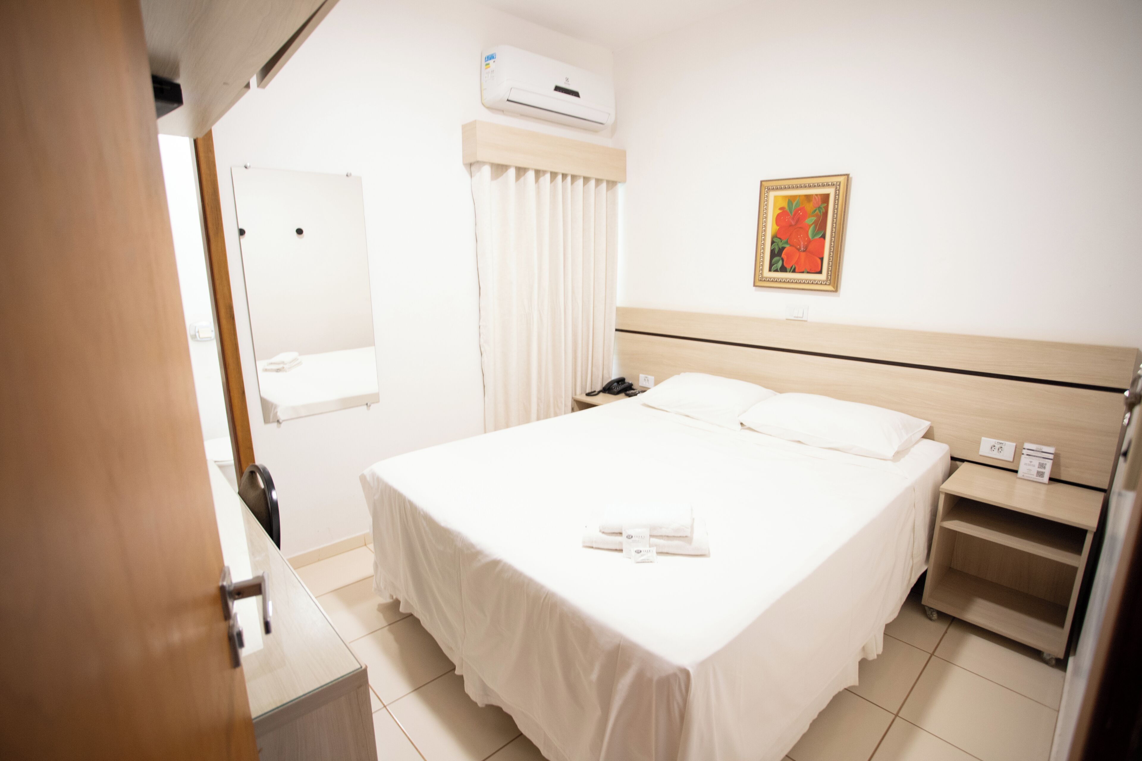 Standard Double Room | Minibar, desk, free WiFi, wheelchair access