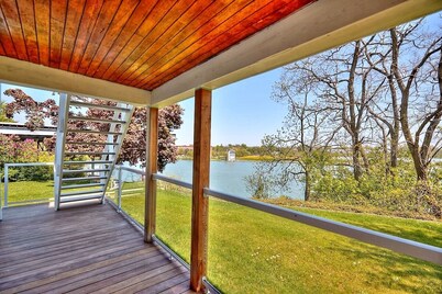 Heart of Niagara’s Wine country in the famous town of Port Dalhousie