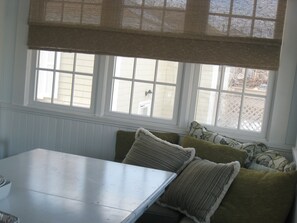 Interior -  BEACH HOUSE only steps away from the beach.... (Hull)