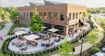 Holiday Inn Express & Suites Charlotte - Ballantyne by IHG