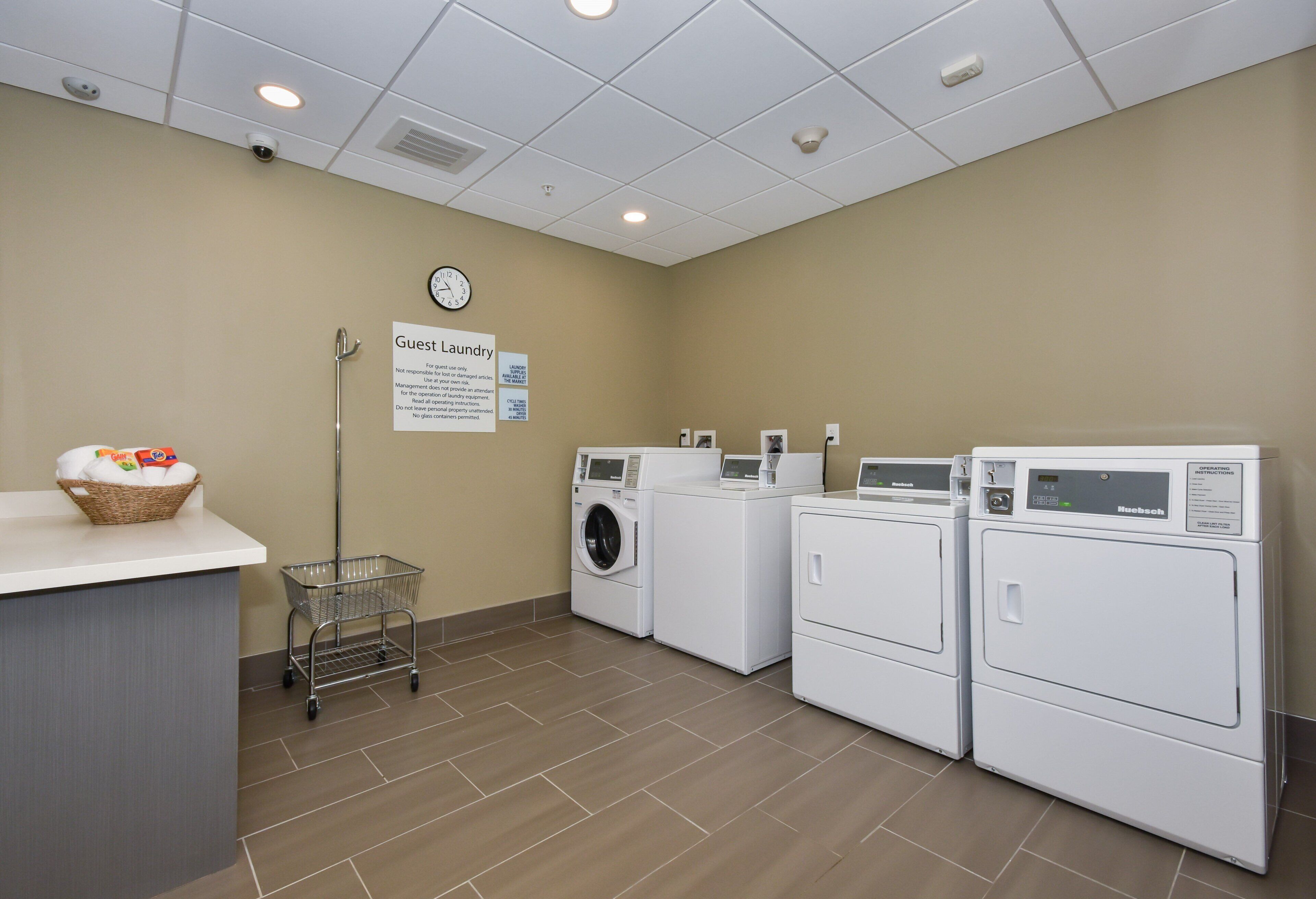 Photo - Holiday Inn Express & Suites Charlotte  Ballantyne