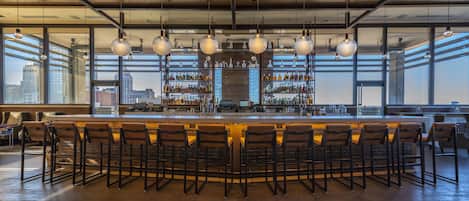 2 bars/lounges, rooftop bar