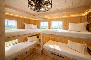 4 chambres, fer et planche à repasser, lit parapluie, Wi-Fi gratuit
