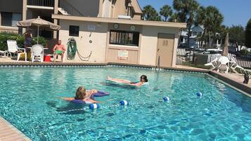 Piscine extérieure, piscine chauffée