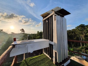 Shower, deep-soaking bathtub, free toiletries, towels