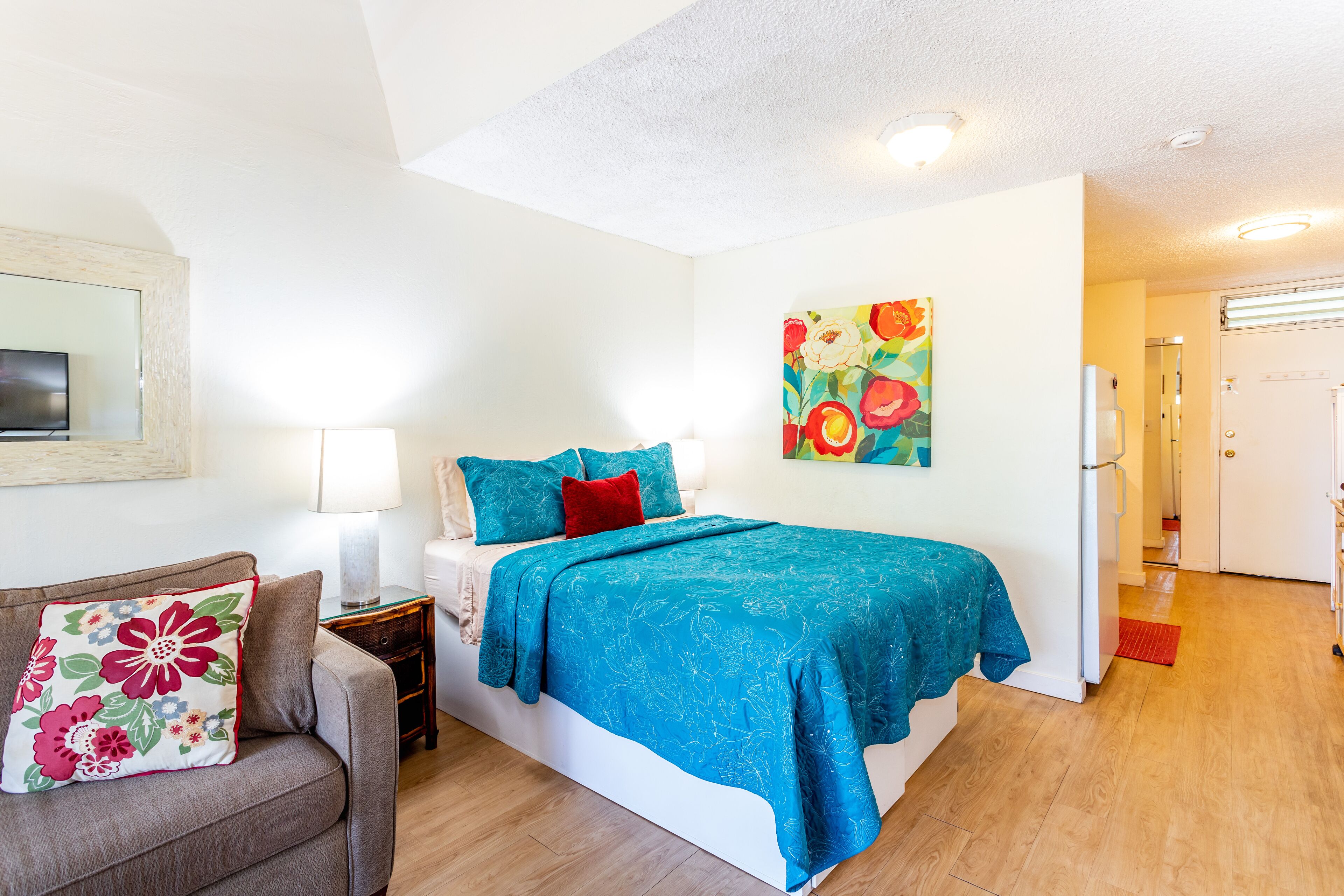 Iron/ironing board, free WiFi, bed sheets