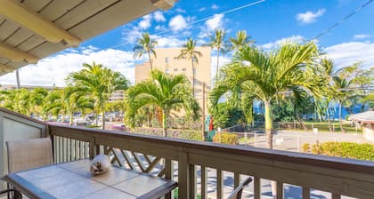 Ocean View Studio Steps to Beach - Pool, Spa & Pickleball - Free parking & Wi-Fi