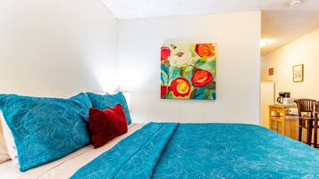 Iron/ironing board, free WiFi, bed sheets