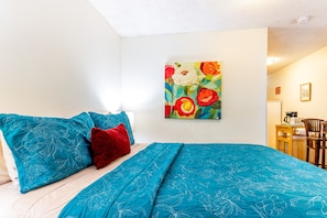 Iron/ironing board, free WiFi, bed sheets