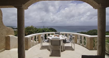 Villa de luxe 5 BR prĂšs de la plage - Vue cĂŽtiĂšre Ă couper le souffle, 2 piscines, Wifi, A / C, personnel