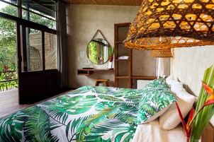 Quarto casal luxo, 1 cama King e sofá-cama, acessível, geladeira (Fan) | Roupas de cama premium, individualmente decorados