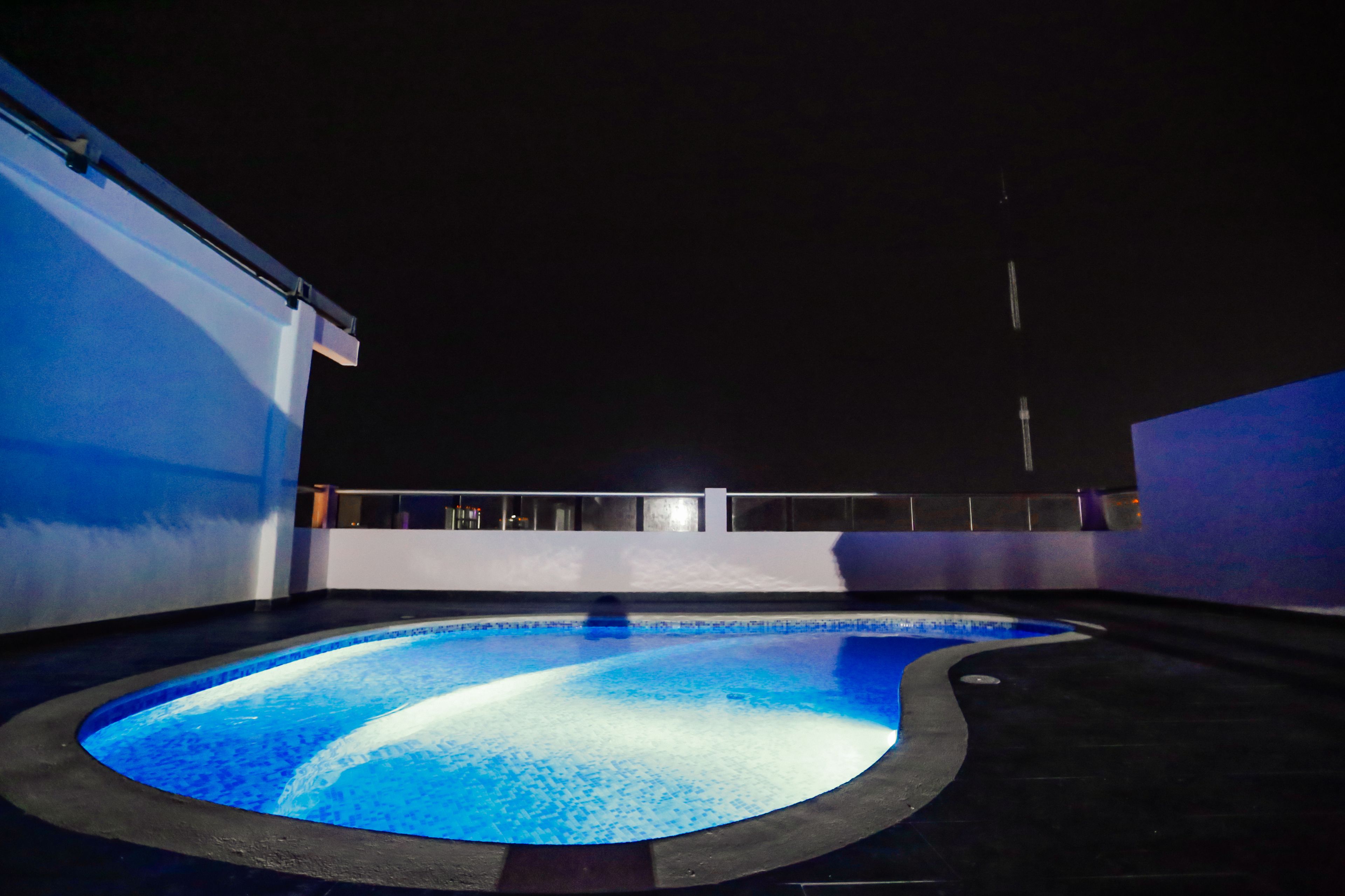 Outdoor pool, sun loungers