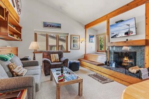 TV, fireplace, stereo - RMR: Geranium 2621 Condo in The Aspens/Wilson,WY (Wilson)