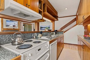 Fridge, microwave, oven, stovetop - RMR: Geranium 2621 Condo in The Aspens/Wilson,WY (Wilson)