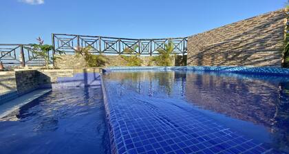 Hotel Suites La Roca