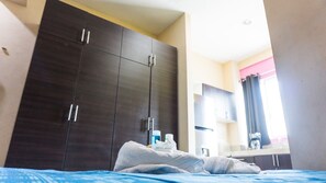 Minibar, escritorio, tabla de planchar con plancha y wifi gratis 